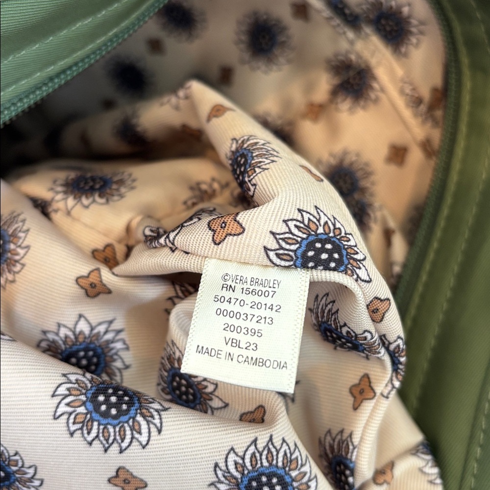 Vera Bradley Green Quilted Zip Tote Bag Pockets Travel Weekend Beach 48hr NEW - Picture 13 of 15